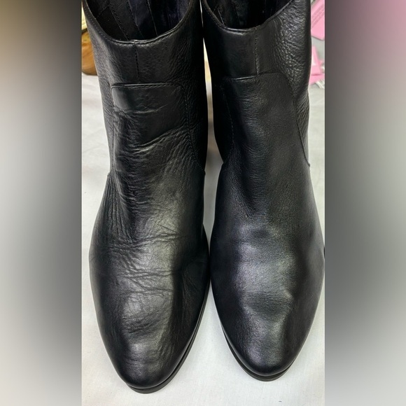 Vince Camuto Black Leather Bootie with gold zipper and studs Size 8 1/2 - Picture 1 of 10